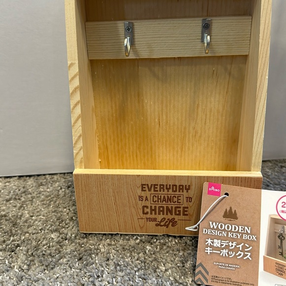 Daiso Wooden Design Key Box - Picture 4 of 4